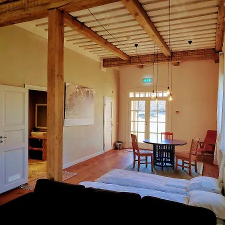 Moisa Linakoja Kuelalistemaja ゲストハウス