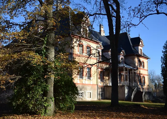 Moisa Linakoja Kuelalistemaja بيت ضيافة *