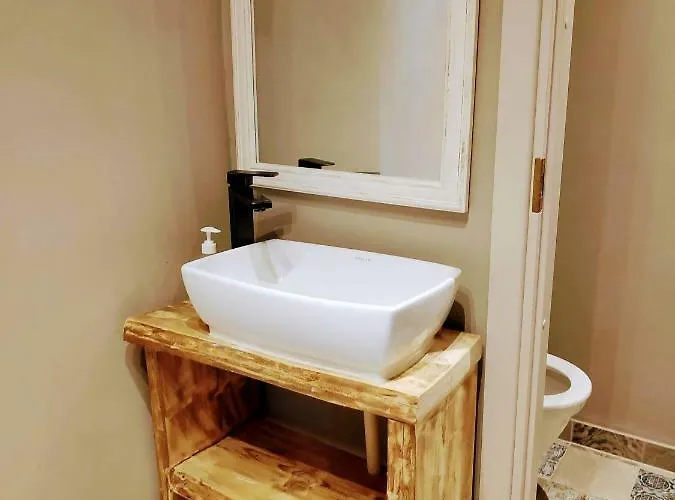 Moisa Linakoja Kuelalistemaja بيت ضيافة *